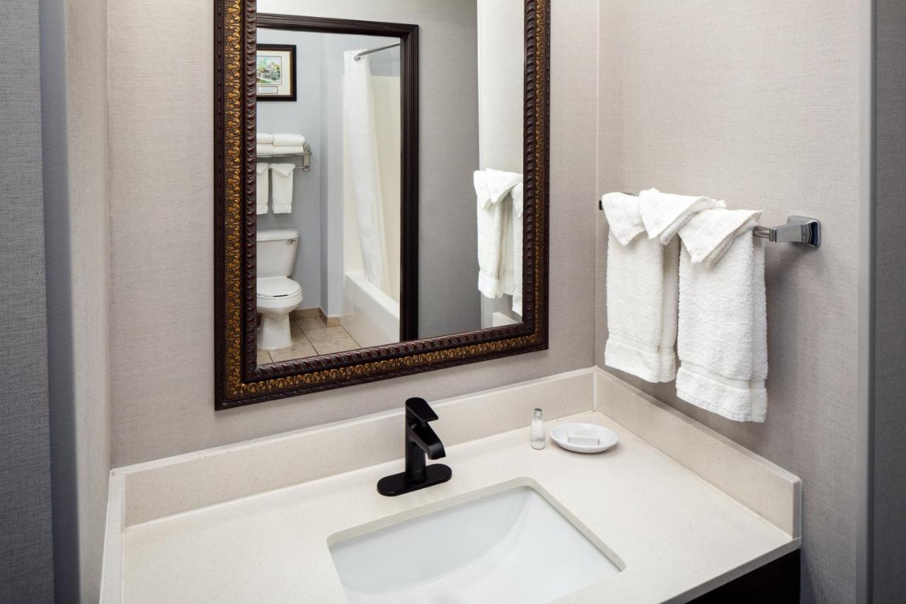 Irish Cottage Inn & Suites Галена Екстериор снимка