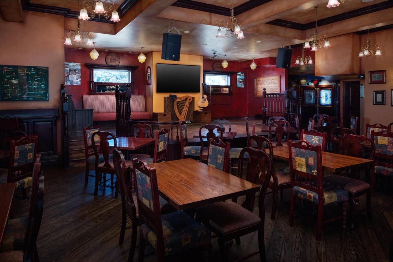Irish Cottage Inn & Suites Галена Екстериор снимка