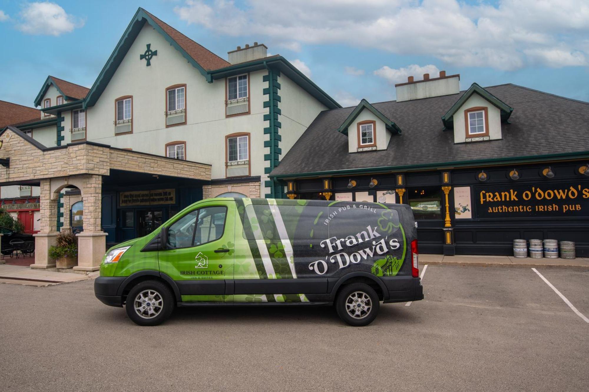 Irish Cottage Inn & Suites Галена Екстериор снимка